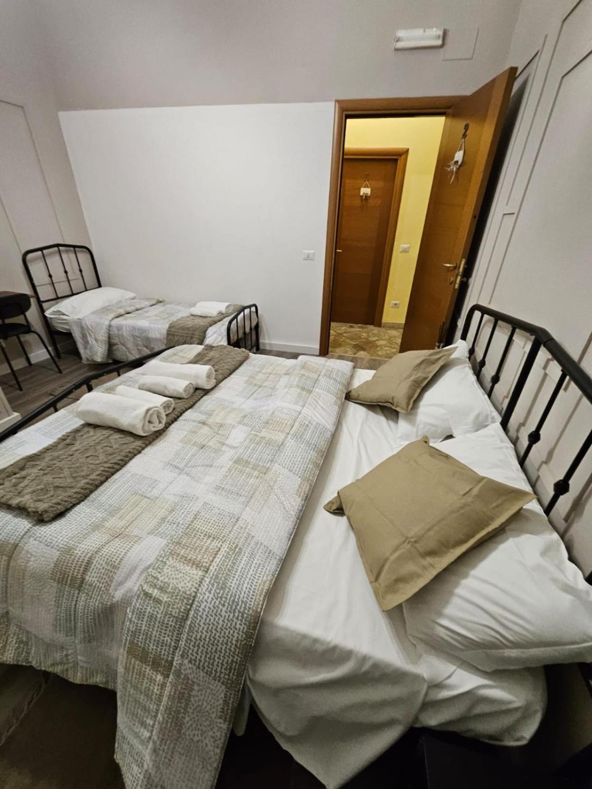 San Daniele Bundi House Hotell Roma Eksteriør bilde